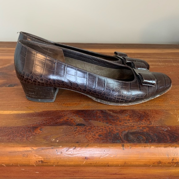 Salvatore Ferragamo Brown Croc Vara Bow Pumps - Picture 2 of 9